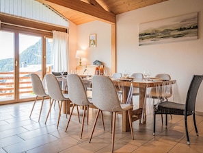 Möbel, Interior Design, Holz, Stuhl, Flooring, Tabelle, Zuhause, Küche & Esszimmer Tisch, Fussboden, Esszimmer