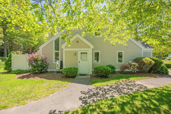 Howland Circle Hideaway