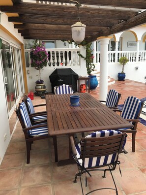 Outdoor dining