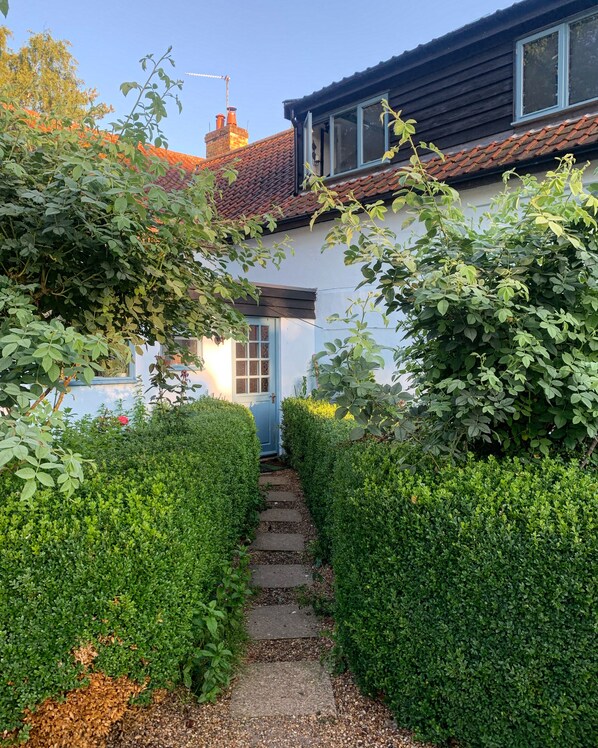 The entrance ( shared with upstairs tenant) to your apartment 