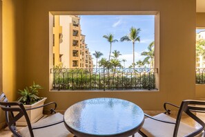You’ll be sipping margarita by the sea from this lovely spot.