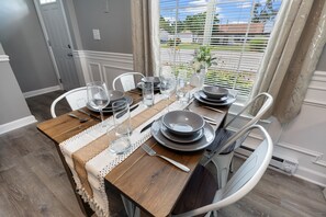 dishware for 4 is provided