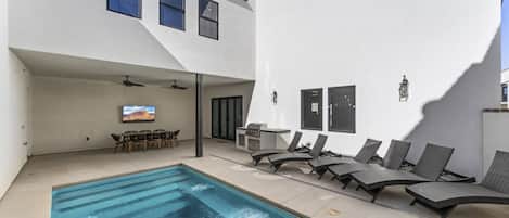 Private Pool (10x20)