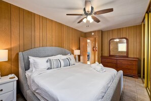 King sized bed with comfortable bedding