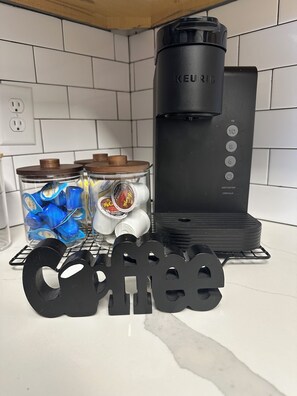 Kaffe og/eller kaffemaskine