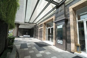 施設の正面