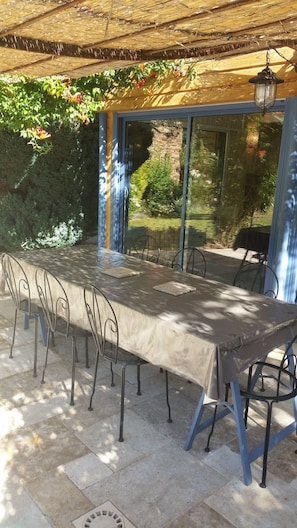 Outdoor dining