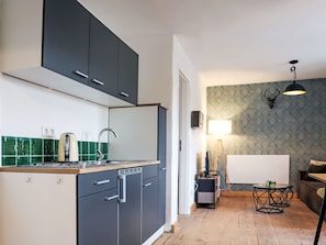Sol, Design Intérieur, Cuisine, Sol, Principaux Appliance, Comptoir, Meubles, Pièce, Cabinetry, Appareil De Cuisine
