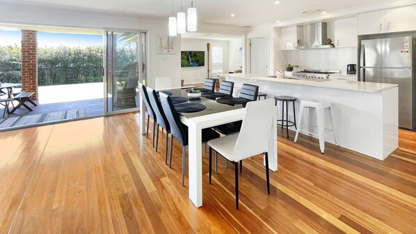 Open Plan Kitchen Dining
