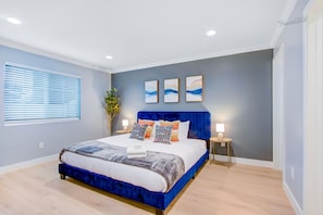 Why settle for less when you can have this bed? Book the cozy life. #travelsgvcertified