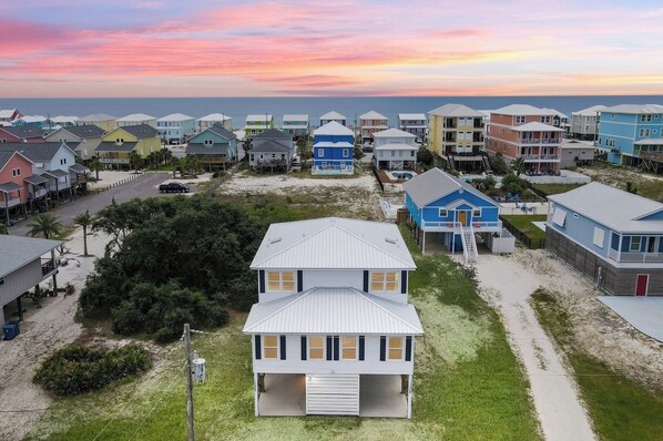 Low Tide is the west (right) side of the duplex