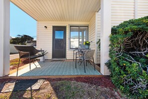 Sandprints A1 patio