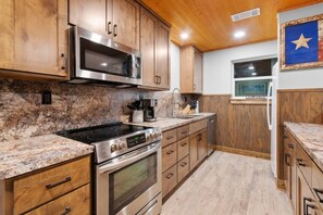Full Kitchen