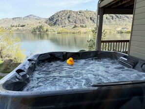 6 person Hot Tub