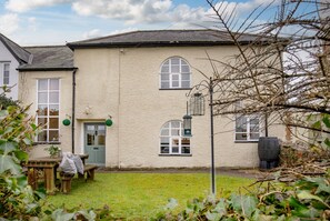 Chantry Cottage, Beaminster: A charming and characterful cottage for up to six guests