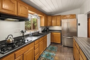 Fully equipped kitchen