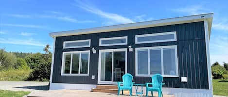 Seascape Mini Villa with sundeck and chairs