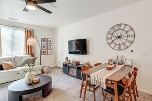 Living Room | Full Sleeper Sofa | Smart TV | Free WiFi