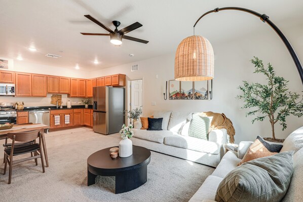 Flagstaff Vacation Rental | 2BR | 2BA | 1,230 Sq Ft | Small Step for Entry