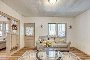 Living Room | Smart TV