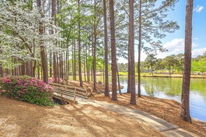 50' to Lake Oconee
