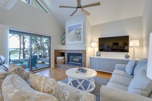Living Room | Queen Sleeper Sofa | Central A/C & Heating | Free WiFi