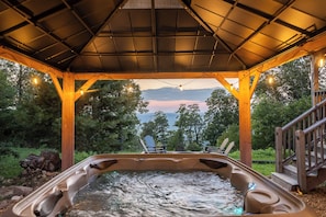 Bain à remous extérieur