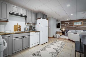 Fully equipped kitchen