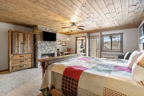 Adjoining King Suite