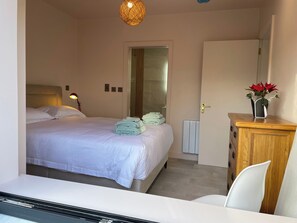 Deluxe Double bedroom