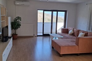Living room 2