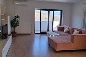 Living room 2