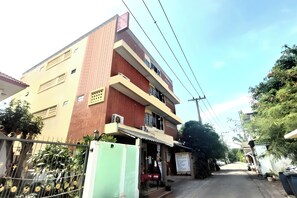施設の正面