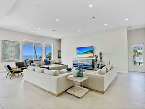 Expansive living area overlooking the Gulf of Mexico