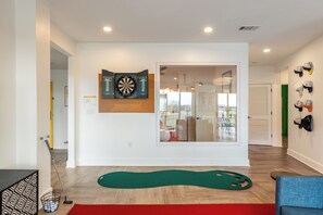 Bringing my A-game to the putting green! (Last Call)