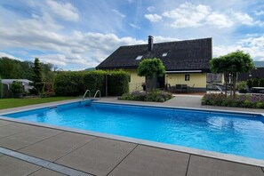 Holiday Home Swimming Pool