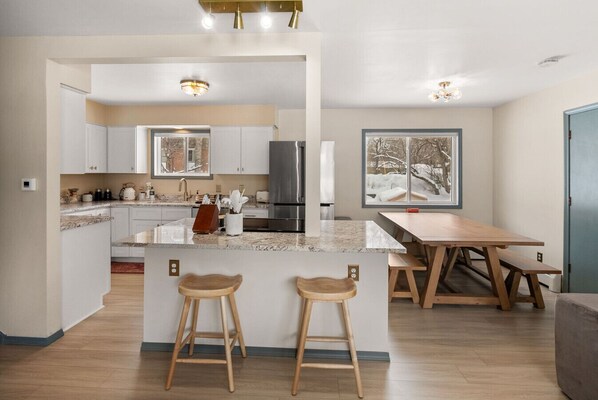 Kitchen/ Dinning Room