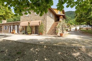 Außenseite Ferienhaus [Sommer]