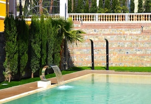 Holiday Home Swimming Pool