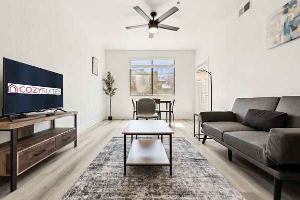 CozySuites Glendale - Westgate w/ pool! 01