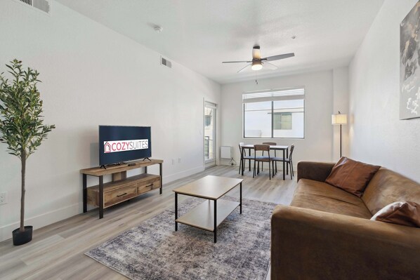 CozySuites Glendale - Westgate with pool! 03