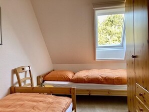 2. Schlafzimmer in Wohnung Seemöwe im Haus Seestern