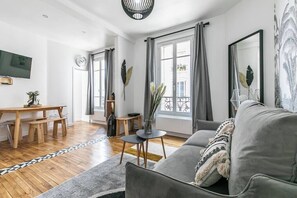 Salon (1)