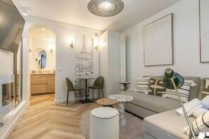 Salon avec coin repas (1)