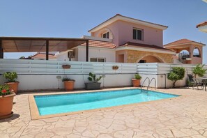 Terrace BBQ Villa Liopetri (4)