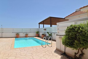 Terrace BBQ Villa Liopetri (3)