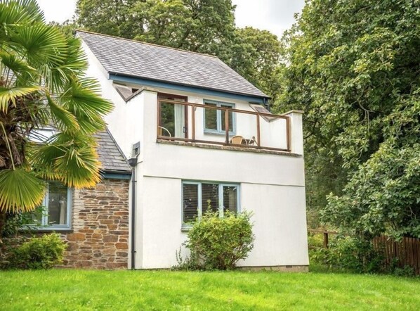 Villa gallery cottage with balcony