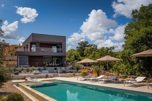 Luxury Villa Krk 1 Vrbnik with heated pool and jacuzzi