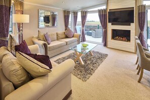 Whistler Deluxe Lodge, Low Gate - Host & Stay