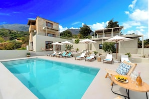 Soluna Villa | HotelPraxis Group
